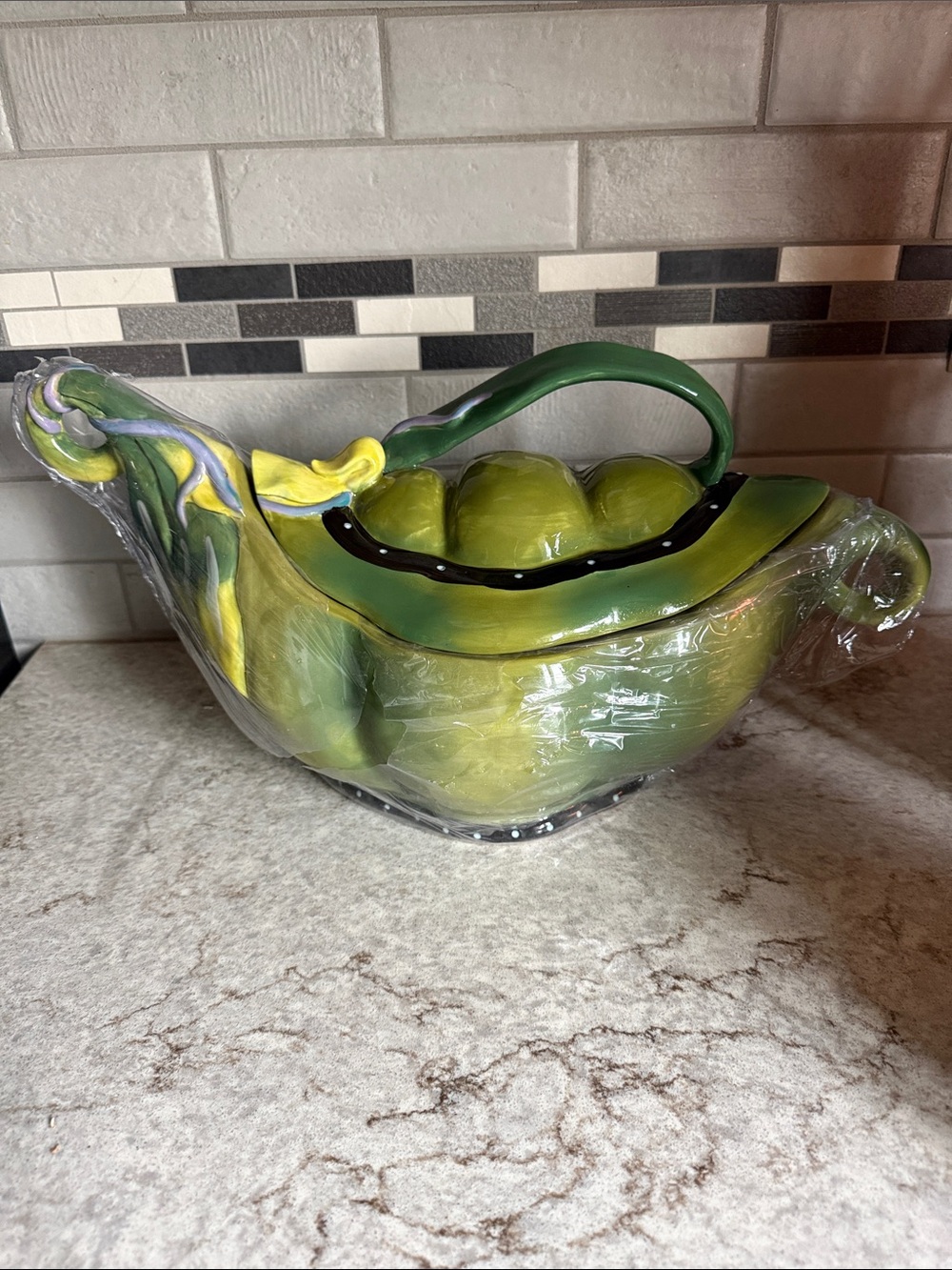 The Spring Shop Green and Yellow Ceramic Pea Pod Serving Bowl w Lid large